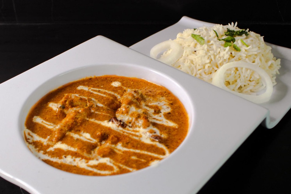 A plate of chicken tikka